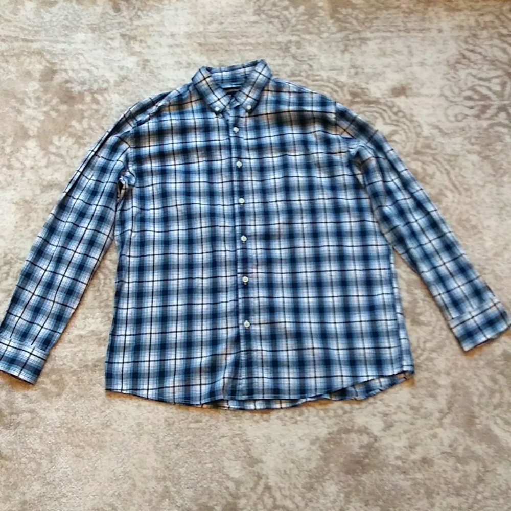 Tricots St. Raphael Men's Plaid Long Sleeve Button Down, Blue, Large.